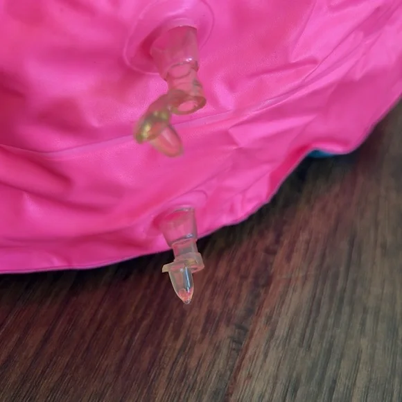 Rich and Famous Poolside Party playset for Barbie dolls - Picture 9 of 11